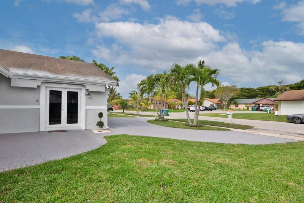 Spacious 4 Bedrooms, 2 Bathroom House With Pool Miramar Exterior foto